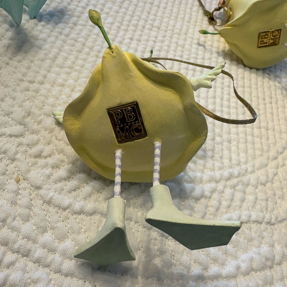 MacKenzie-Childs Yellow easter chicks  Figurines Trio - Picture 2 of 2